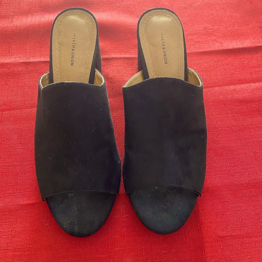 14th & Union Black Suede Mules